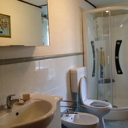 Edelweiss Apartment *